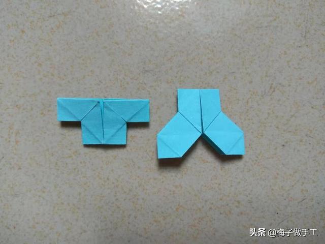 省空间的裤子折法，折裤子最省空间的折法（衣服和裤子怎么折最简单）