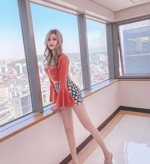 九头身是什么意思，九头身是是什么意思（完美比例让人眼前一亮）