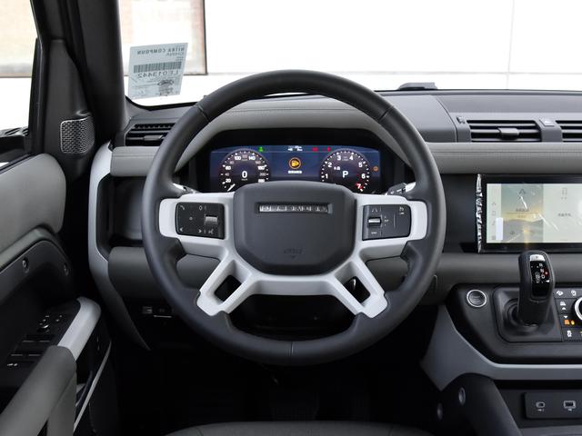 路虎揽胜图片大全大图，现代揽胜报价及图片（6缸增压+四驱豪华SUV）