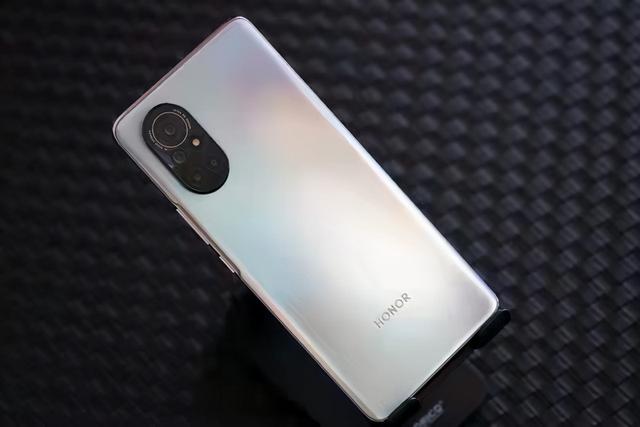 vivoy30是5G吗，vivoY30是不是5g手机（盘点目前市面上最不适合买的手机）