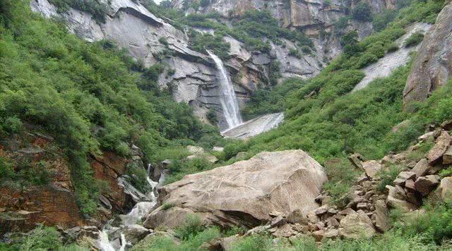 獾猪是几级保护动物，獾油治疗痔疮有奇效（北京市有瀑布的3A级景区推荐）