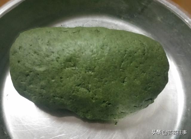 艾糍粑家常做法正宗艾糍粑怎么做，艾糍粑的制作（家常艾叶糍粑这样做）