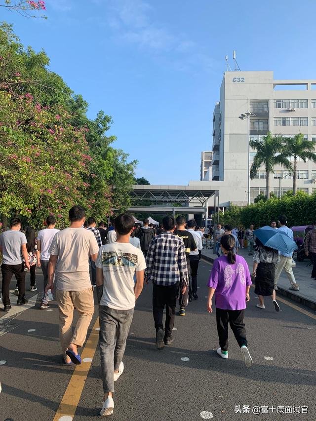 富士康小时工工资怎么算，富士康工资怎么算（富士康正式工和小时工与派遣工的区别）