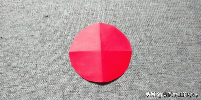 用卡纸做灯笼的方法，用卡纸做灯笼又简单又漂亮（手工教程：彩纸做成的漂亮灯笼）