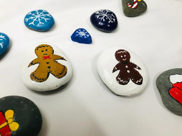 姜饼人的寓意，姜饼人 寓意（教你把小石头变成可爱的姜饼人​）