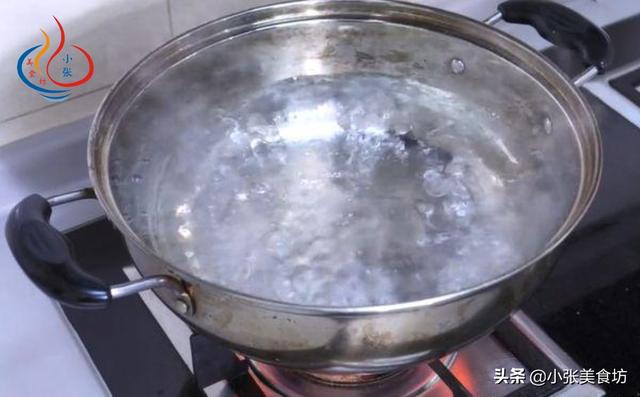 筷子发霉了怎么去除，筷子发霉了怎么去除味道（煮一下用10年都不会发霉）