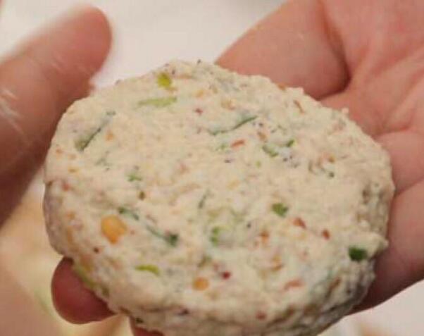 圖片[4]-【豆腐餅】做法步驟圖 外酥里嫩 小孩常吃長大高個-起舞食譜網