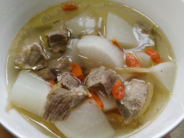 清水羊肉汤做法，清水羊肉片汤的做法（家常版清炖羊肉）