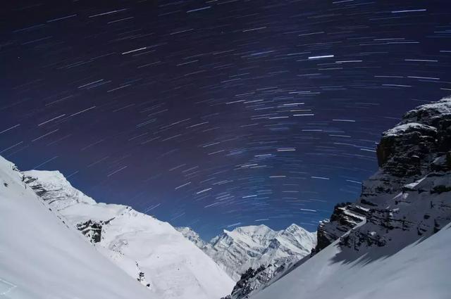 拍摄星空星轨的参数，星轨应该如何拍摄和后期