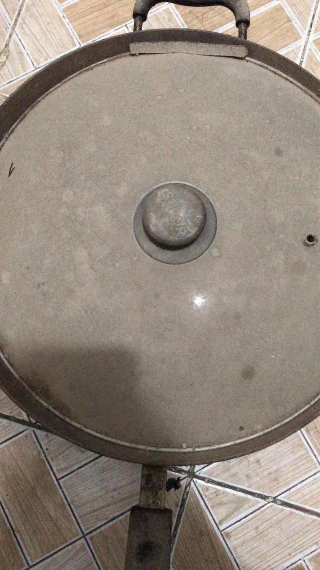 新买铁锅生锈的处理方法，买的新铁锅生锈怎么办（去除铁锅生锈最简单粗暴的方法）