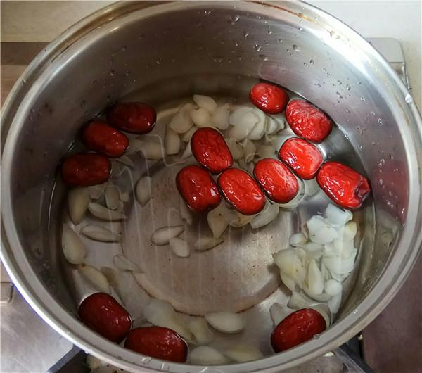 干百合怎么泡发，干百合怎么炒（婆婆每天早晨1碗“它”）