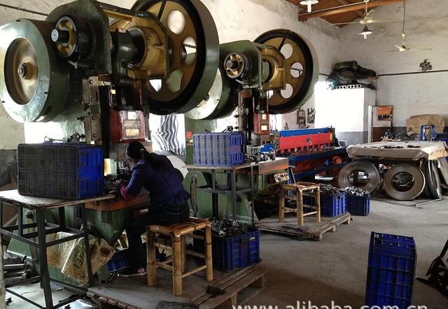 创业第一步该做什么，创业第一步是什么（年轻人应该如何创业）