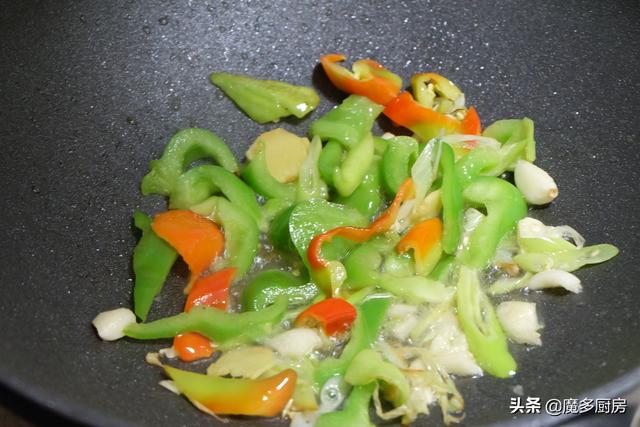 猪肝怎么炒好吃，猪肝怎么炒好吃做好吃（晚上炒了一盘猪肝）