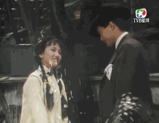 “万人空巷”中为什么街上没有一个人，“万人空巷”（周润发赵雅芝《上海滩》难以超越的经典）