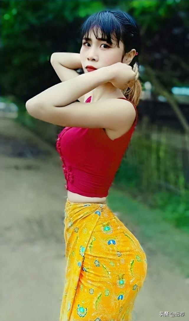 什么是蚂蚁腰，怎样练蚂蚁腰（23岁女孩拥有34厘米“蚂蚁腰”爆红）