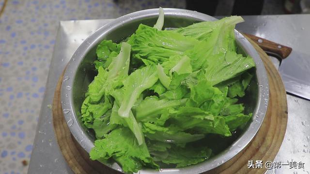 蚝油生菜的做法步骤，蚝油生菜的酱汁怎么调（厨师长2分钟做道蚝油生菜）