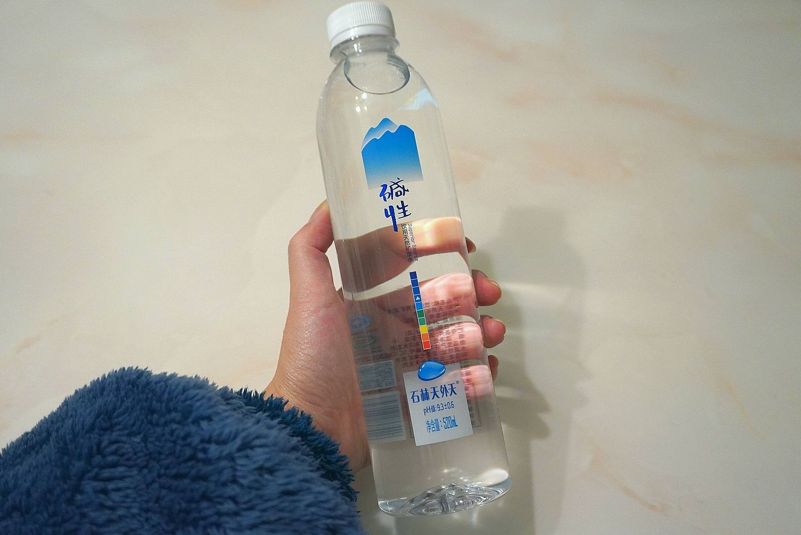 石林天外天饮用天然矿泉水怎么样(喝水要健康,石林天外天碱性饮用天然