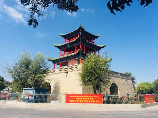 新疆省会是哪个省哪个市，新疆省会是哪个省哪个市的（为什么乌鲁木齐叫首府而不叫省城）