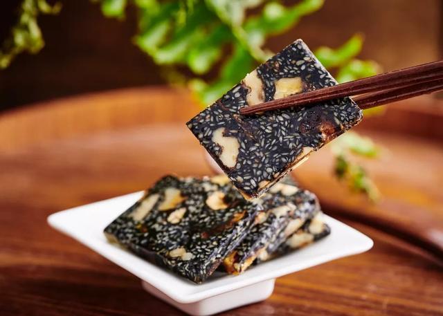 阿胶糕怎么保存，阿胶糕冷却需要几小时（其服用方法并没有想象中那么亲民）