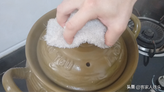 炖乌鸡怎么炖，怎么炖乌鸡汤（告诉你详细配方与做法）