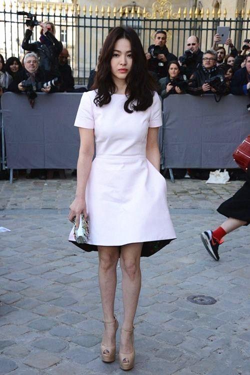 坡跟鞋是什么意思，坡跟鞋与高跟鞋（看看细高跟、小猫跟和坡跟鞋选择技巧）