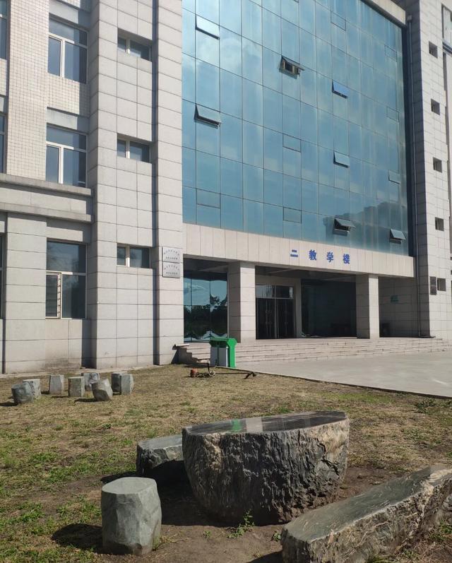 哈尔滨石油学院是几本，哈尔滨石油学院是几本大学（哈尔滨石油学院一一民办本科类院校）