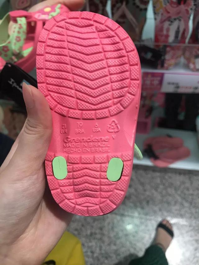 儿童凉鞋怎么选择比较好，儿童凉鞋到底要怎么选