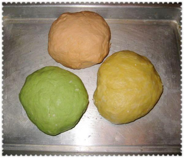 三色白菜猪肉水饺，三色白菜猪肉水饺图片（美味又卫生）