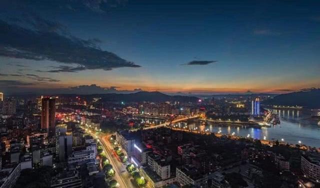 宜宾是哪个省的城市，地处四川、云南两省结合部