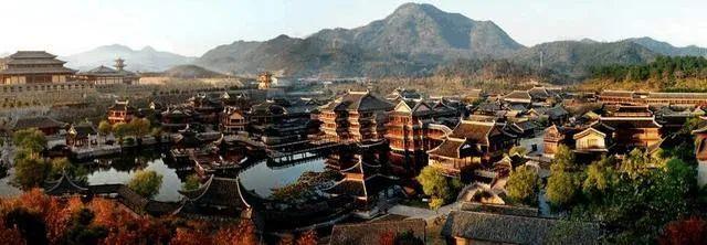 故宫的面积有多大，故宫的面积相当于多少个篮球场（紫禁城仅是寸土尺地）