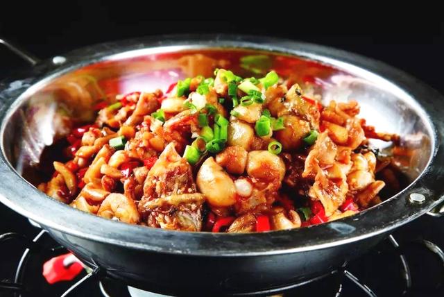 虫豸是什么意思，惊蛰乌鸦叫是什么意思（为什么两广人草木虫豸都敢吃）