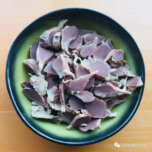 鸭胗和鸭肫的读音，鸭肫的读音（夏日凉菜精选——凉拌鸭肫）