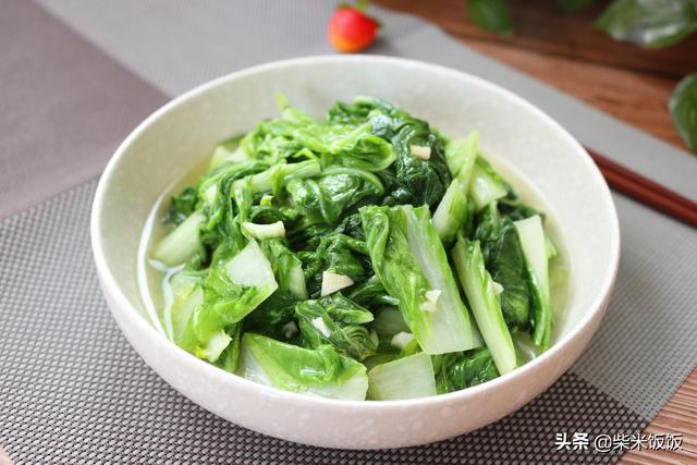 杭白菜怎么炒好吃，杭白菜怎么炒好吃 潮州菜（春季最受欢迎的6道素菜）