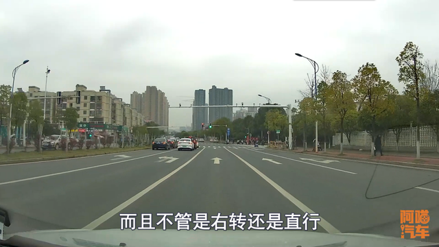 直行道右转算违章吗，直行道右转算违章吗怎么处罚（免得走错害大家堵车）