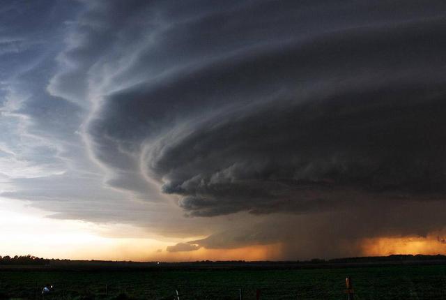 昼夜更替是由什么引起的，地球上产生昼夜交替的主要原因是什么（一个比地球还要古老的秘密）