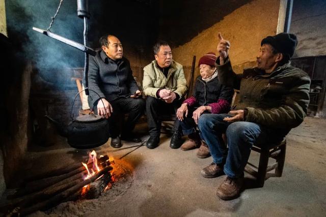 四级主任科员一般多大年纪，四级主任科员一般多大年纪退休（干部心里苦：遴选遴选）