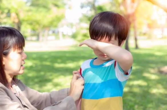 幼儿园孩子午睡注意事项，幼儿园午睡需要注意哪些细节（幼儿园老师想出“奇招”）