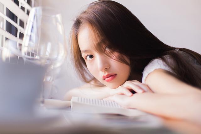 怎么撩男生，怎么撩男生才会心动的句子（教你四招，撩到你喜欢的男人）