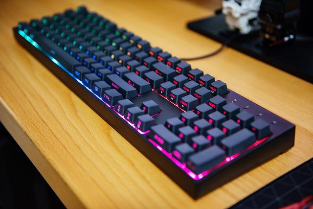 机械键盘按键数量区别，机械键盘轴的区别（从100元到1000元的键盘）