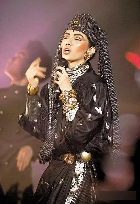 张国荣 - 打开信箱歌词是什么，张国荣英文名（是粤语音乐的黄金盛世）