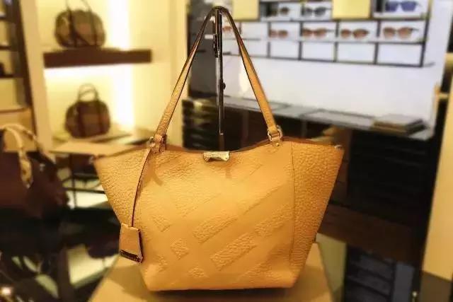 女包品牌十大排名大全，平民女包品牌十大排名大全（盘点世界十大奢侈品女包品牌）