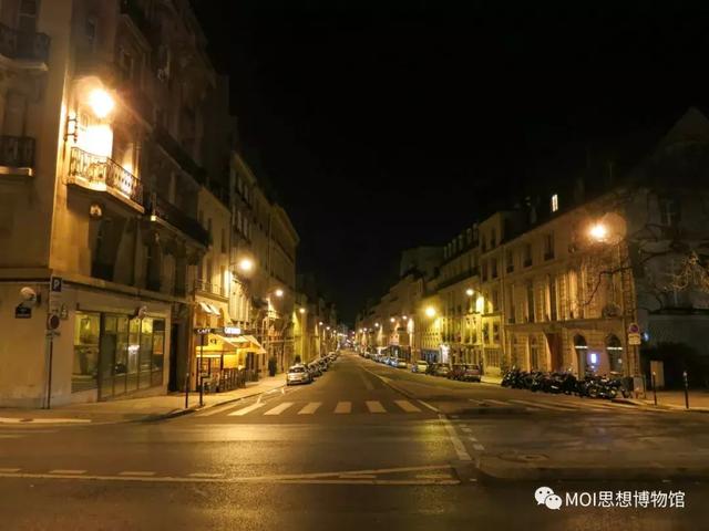 夜巴黎的歌词是什么，夜巴黎歌词（巴黎掠影<二>——夜巴黎）