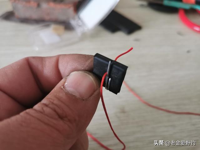 绕线器怎么用，绕线器怎么用（新手也能绑出内绕线鱼钩）