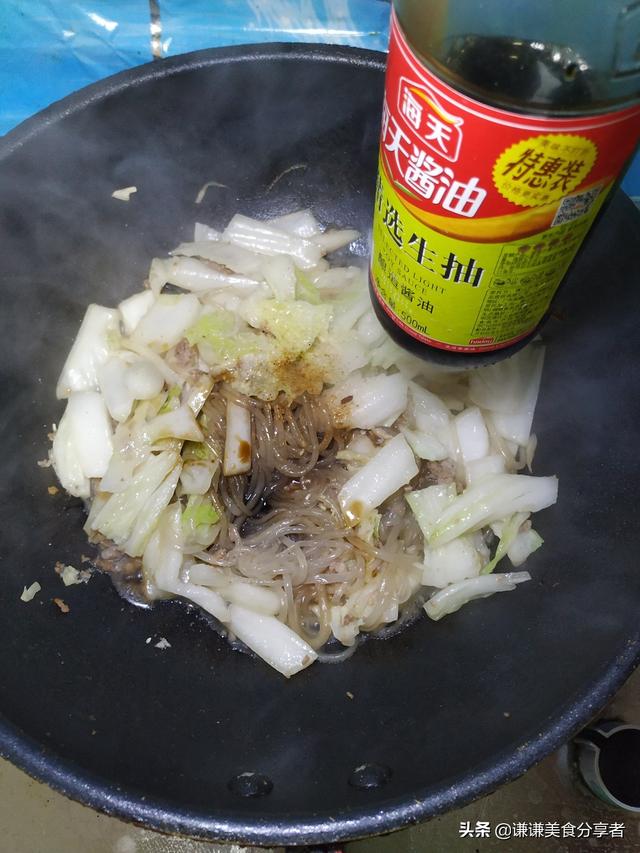怎样做美味的白菜粉条炒肉末，白菜猪肉炒粉条怎么做（白菜粉条炒肉末就上桌了）