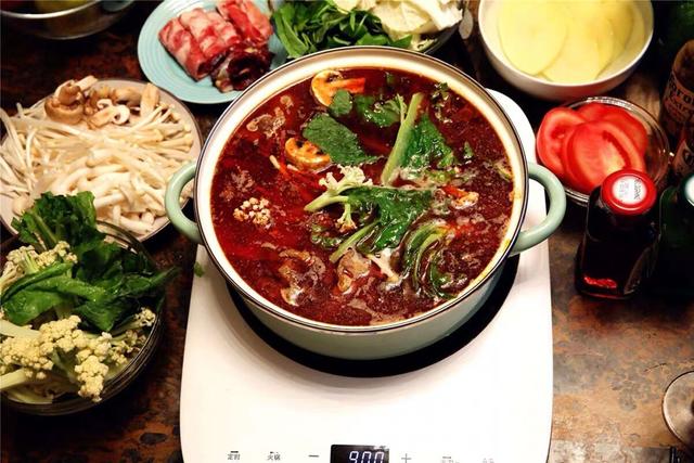火锅底料有哪些，海底捞火锅底料有哪些（你准备好流口水了吗）