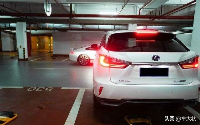 修正方向顺口溜，倒车入库口诀修正方向（现实中倒车入库讲解）