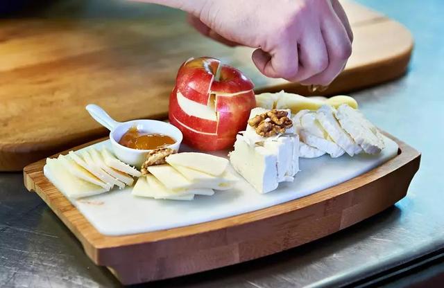 苹果的品种有哪些，目前最好吃的苹果是什么品种（盘点最受欢迎的苹果品种）