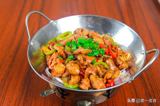 干锅肥肠的做法，厨师长教你干锅肥肠最完美做法