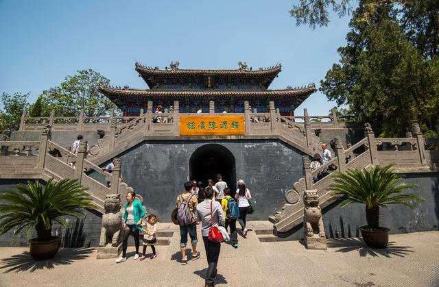 洛阳白马寺创建于多少年（白马寺——中国第一古刹）