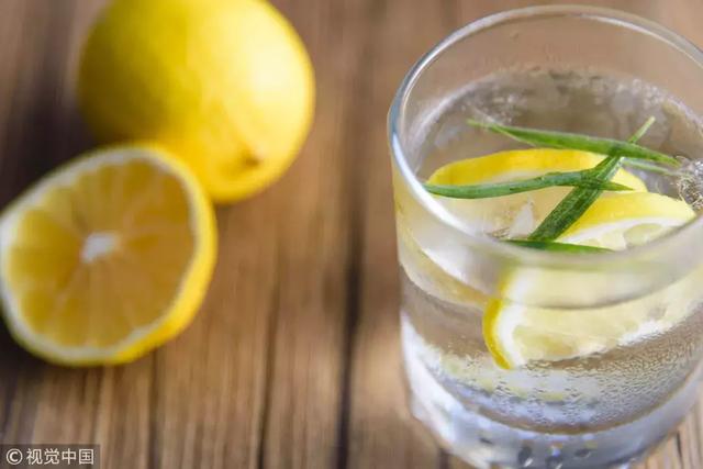 保温杯的保温原理是什么，保温杯保温原理是什么传热学（不是养生是“养毒”）